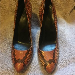 GUCCI Orange Snakeskin Python Heels
